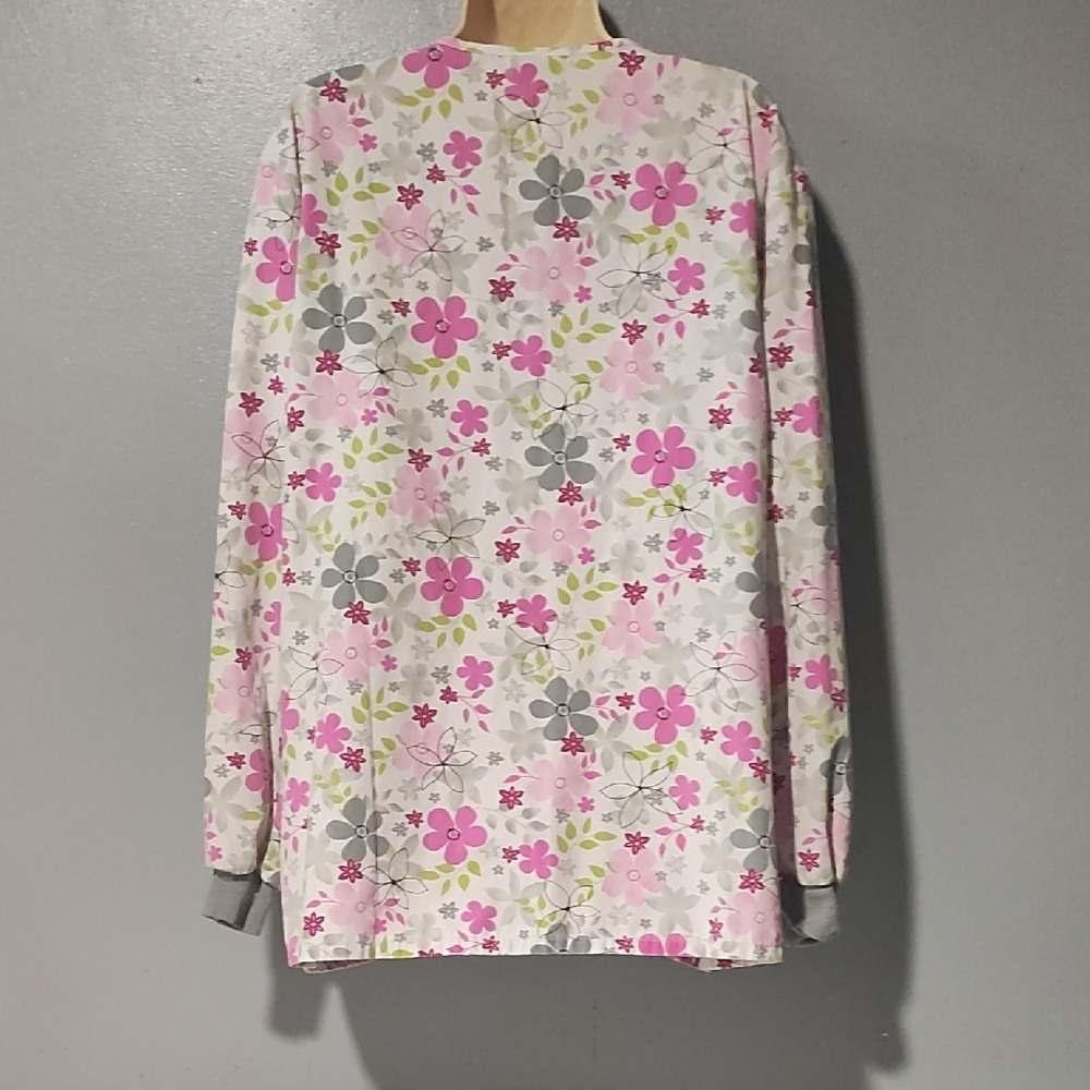 Floral Women's Nurses Scrub Jacket - Pink and Gray - Picture 15 of 17